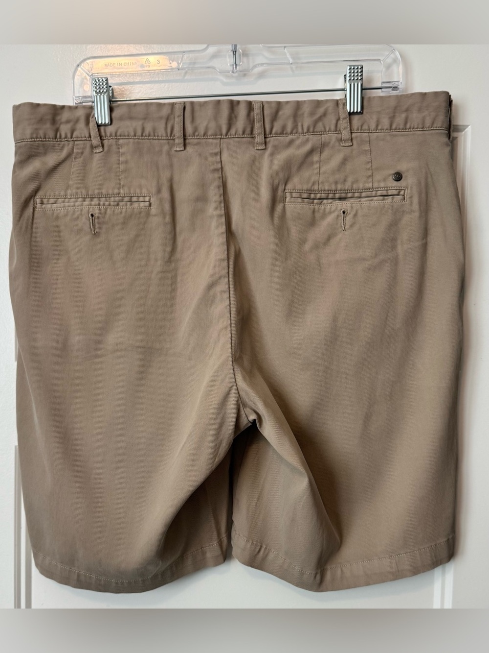 Peter Millar Men's Khaki Chino Golf Shorts Size 36 Classic Flat Front Beige - Picture 2 of 5
